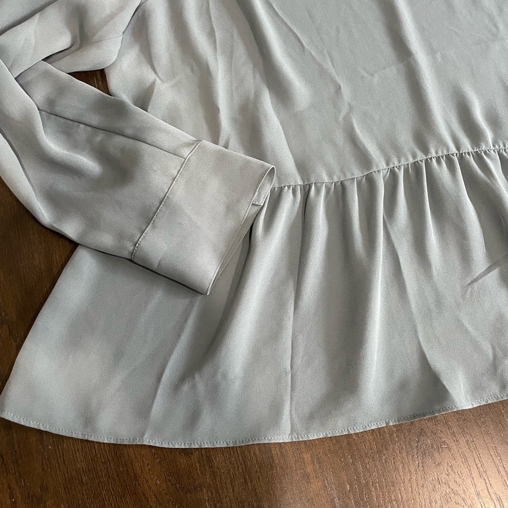 LIMITED Hem Ruffle Blouse - Picture 7 of 7